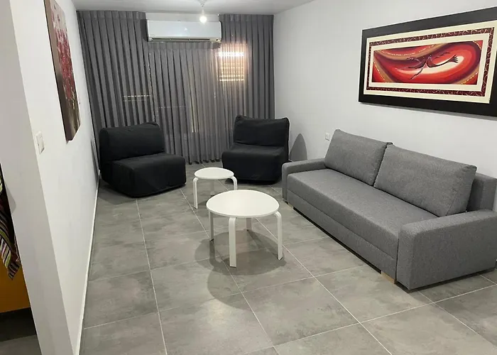 Menachem\'S Apartment